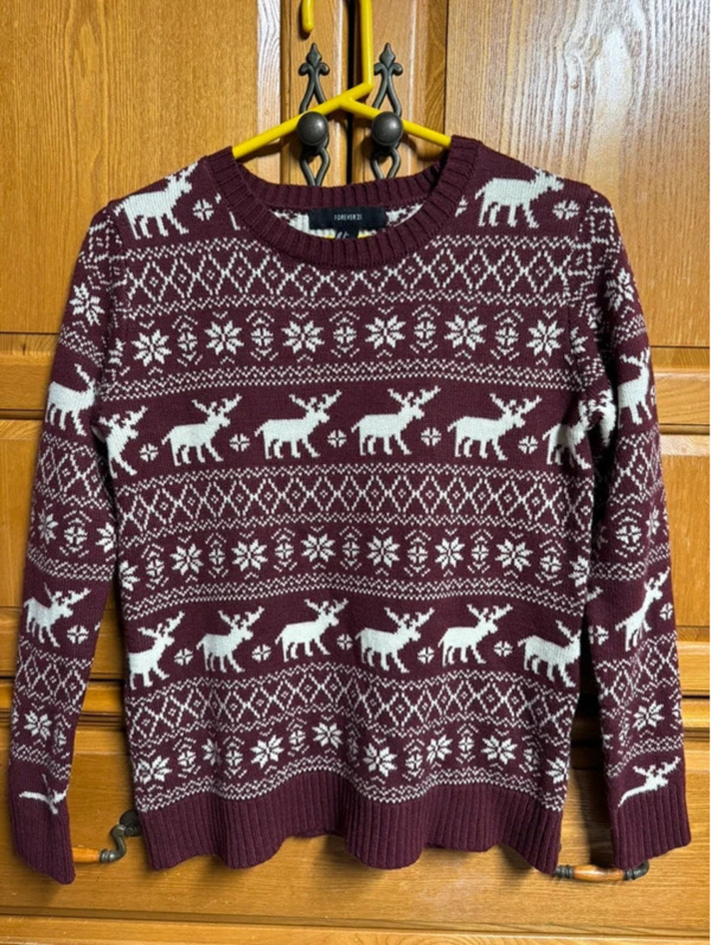 S Men’s Christmas Sweater white reindeer and snowflake pattern